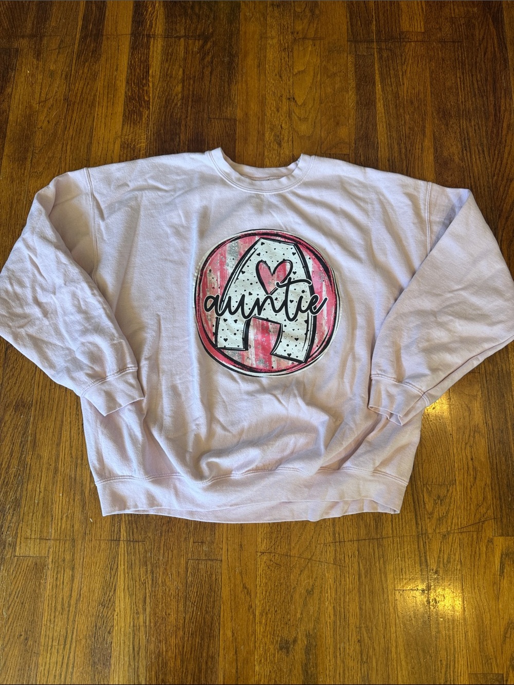 Gildan Light Pink 'Auntie' Graphic Crewneck Sweatshirt